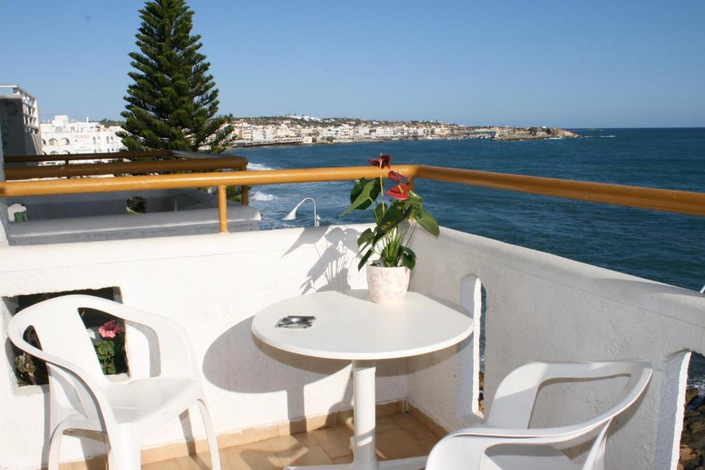Blue Bay Apartments Hersonissos  Exterior photo